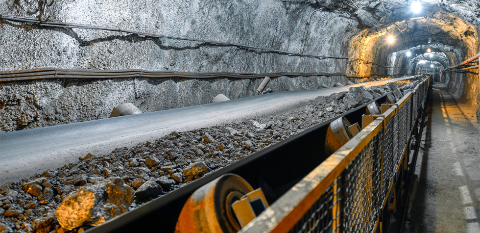 Conveyor belt in a mine